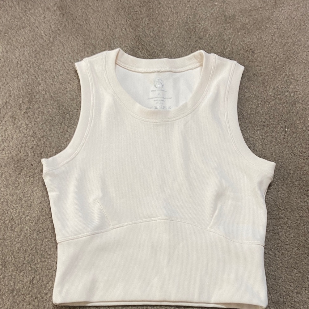 Chic White Sleeveless Tank Top